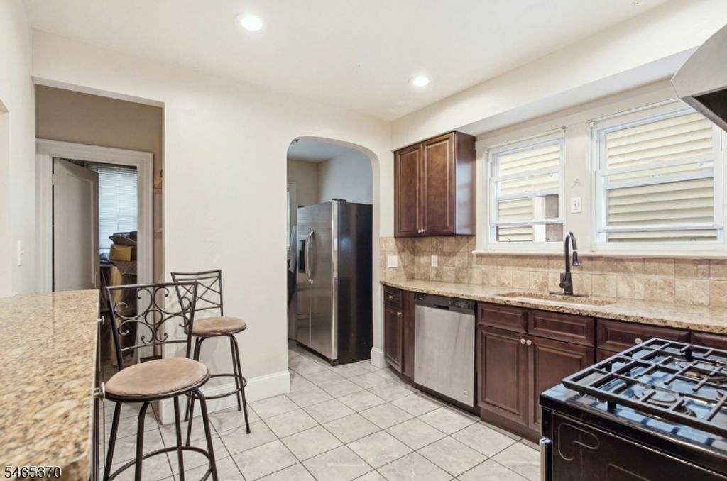 281 Smith St, Newark City, NJ 07106 — photo 5