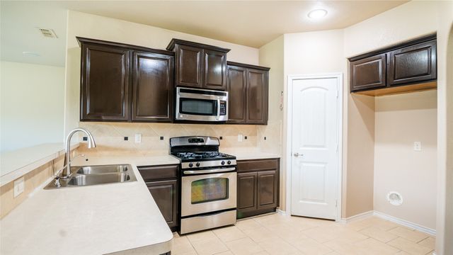 1801 Potrillo Lane, Fort Worth, TX 76131