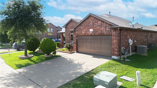 1801 Potrillo Lane, Fort Worth, TX 76131