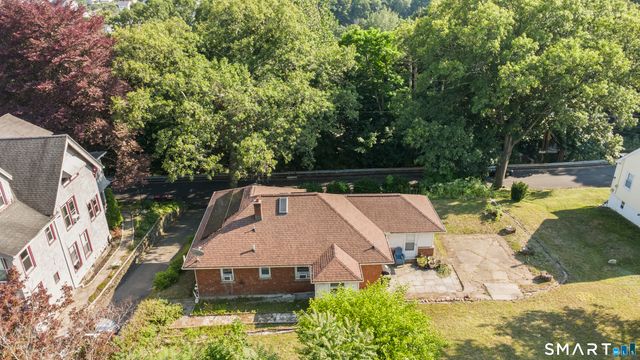 17 Southview Street, Naugatuck, CT 06770