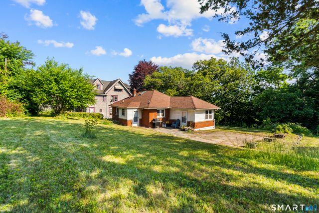 17 Southview Street, Naugatuck, CT 06770