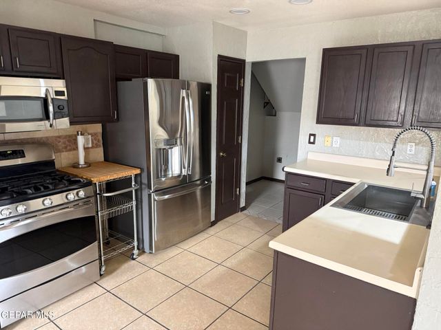 3025 OAK TOWER Place, El Paso, TX 79936