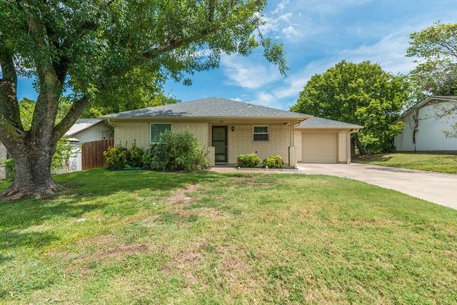 624 NW Douglas Street, Burleson, TX 76028