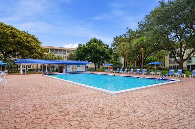 2302 Lucaya Lane E1, Coconut Creek, FL 33066
