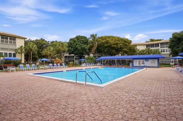 2302 Lucaya Lane E1, Coconut Creek, FL 33066