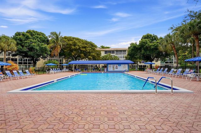 2302 Lucaya Lane E1, Coconut Creek, FL 33066