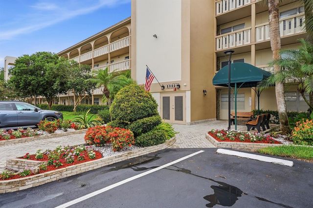 2302 Lucaya Lane E1, Coconut Creek, FL 33066