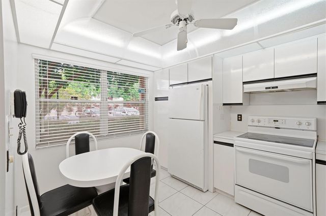 2302 Lucaya Lane E1, Coconut Creek, FL 33066