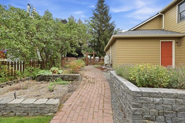 1007 N Arnim Ave, Deer Park, WA 99006