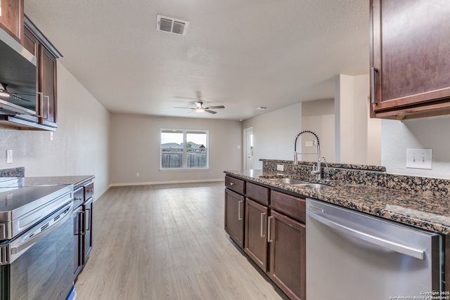 12011 Luckey Vw, San Antonio, TX 78252