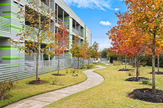 4004 Banister LN 105, Austin, TX 78704