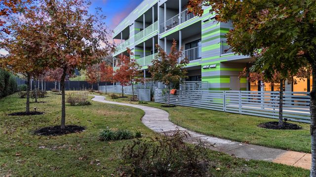 4004 Banister LN 105, Austin, TX 78704