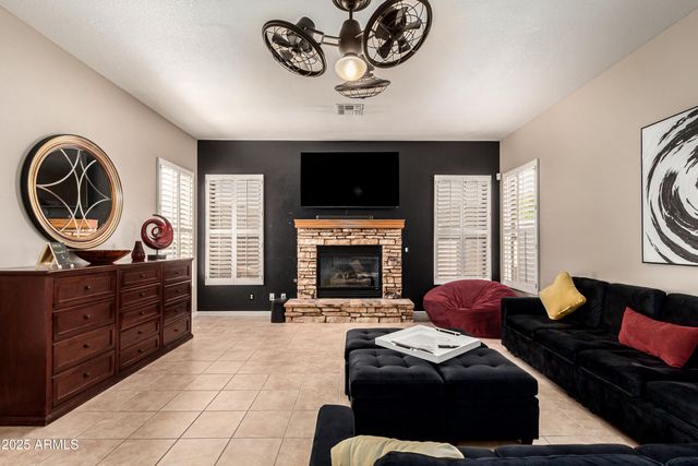 22814 N 32ND Avenue, Phoenix, AZ 85027