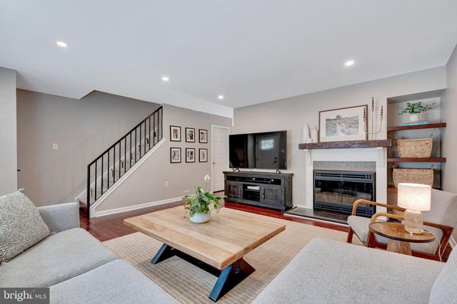43 EVERGREEN LN, Phoenixville, PA 19460