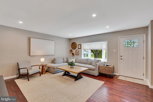 43 EVERGREEN LN, Phoenixville, PA 19460