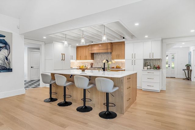 47 Rolling Lane, Needham, MA 02492