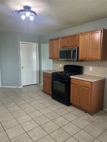 4419 Amaryllis Avenue, Baytown, TX 77521