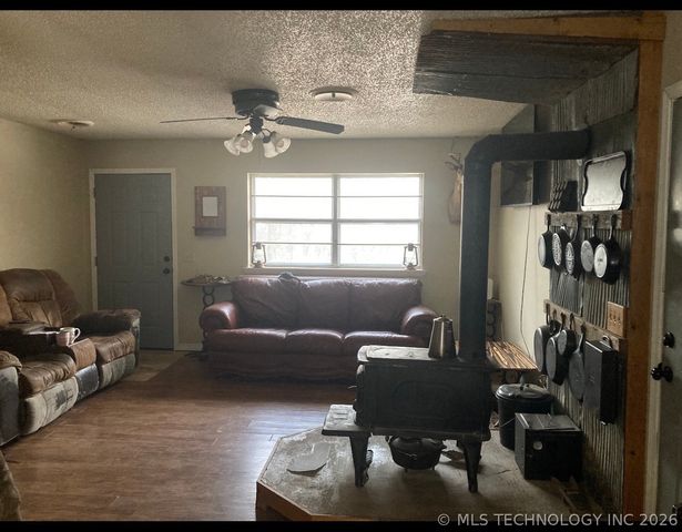 15585 N Lost City Road, Hulbert, OK 74441