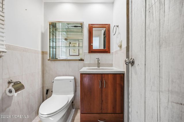 7 Kilmer Drive, Manalapan, NJ 07726