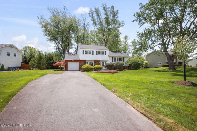 7 Kilmer Drive, Manalapan, NJ 07726