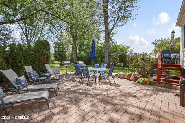 7 Kilmer Drive, Manalapan, NJ 07726