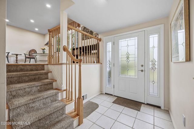 7 Kilmer Drive, Manalapan, NJ 07726