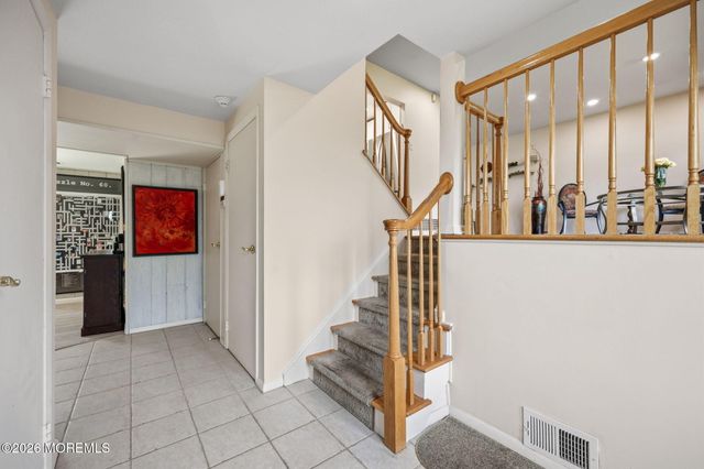 7 Kilmer Drive, Manalapan, NJ 07726