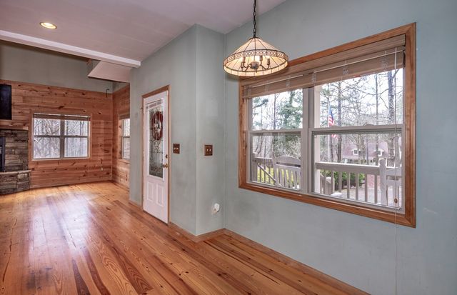 520 Newport Drive, Ellijay, GA 30540