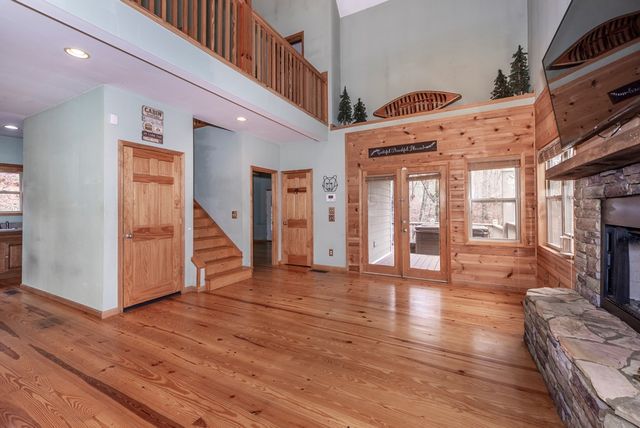 520 Newport Drive, Ellijay, GA 30540