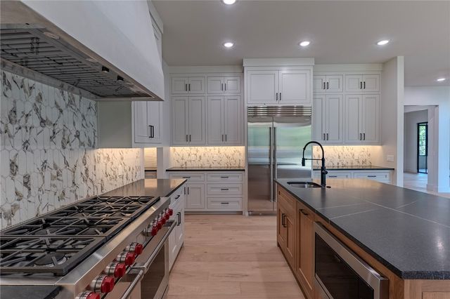 5238 W Weir Road, Fayetteville, AR 72704