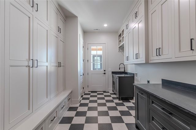 5238 W Weir Road, Fayetteville, AR 72704