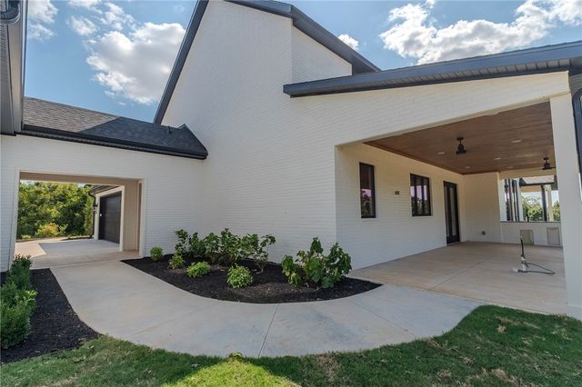 5238 W Weir Road, Fayetteville, AR 72704