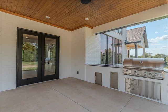 5238 W Weir Road, Fayetteville, AR 72704