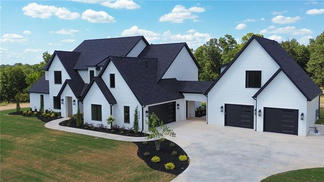 5238 W Weir Road, Fayetteville, AR 72704