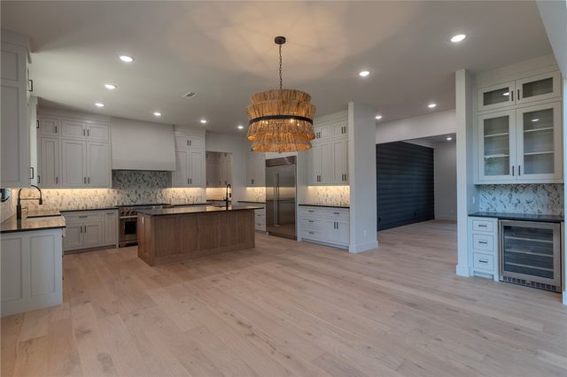 5238 W Weir Road, Fayetteville, AR 72704