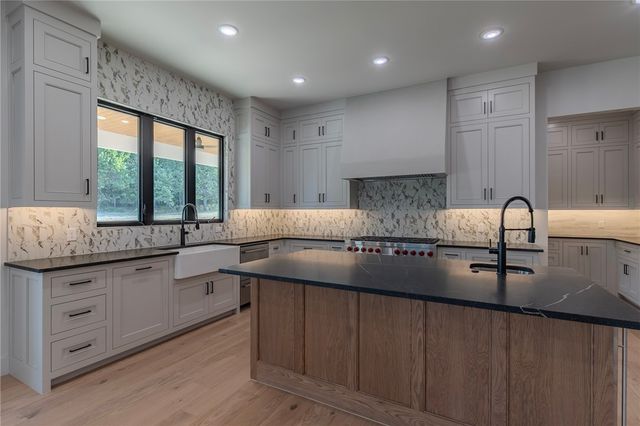 5238 W Weir Road, Fayetteville, AR 72704