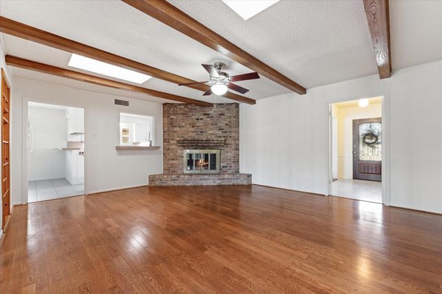 983 W Donovan Street, Houston, TX 77091