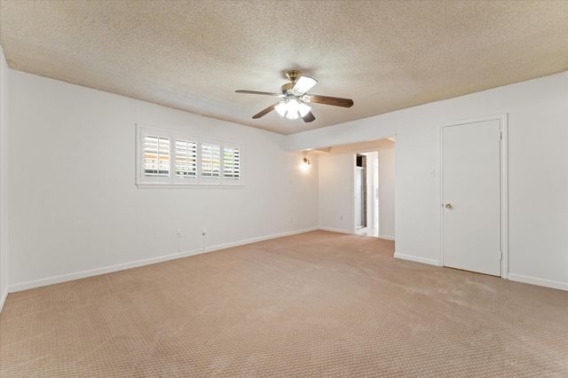 983 W Donovan Street, Houston, TX 77091