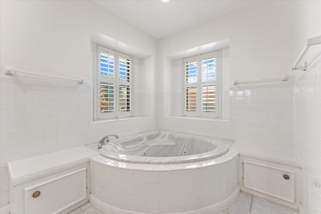 983 W Donovan Street, Houston, TX 77091
