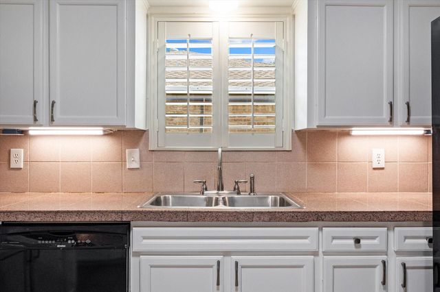 983 W Donovan Street, Houston, TX 77091