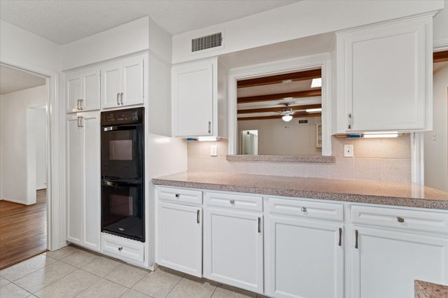 983 W Donovan Street, Houston, TX 77091