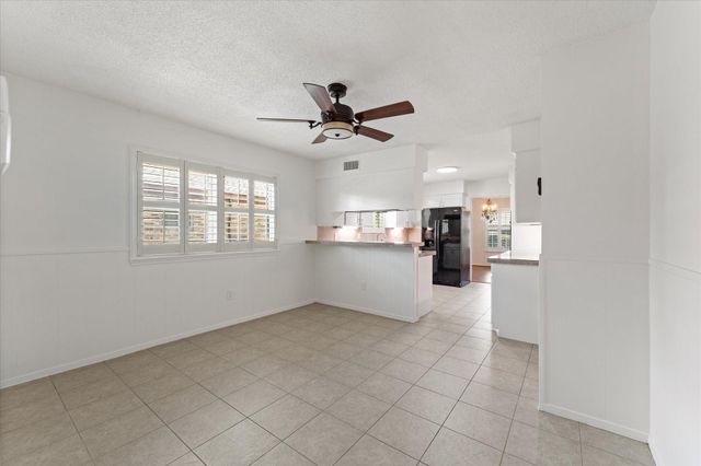 983 W Donovan Street, Houston, TX 77091