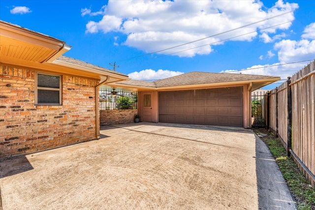 983 W Donovan Street, Houston, TX 77091
