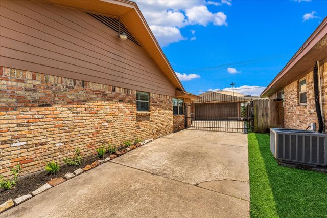 983 W Donovan Street, Houston, TX 77091