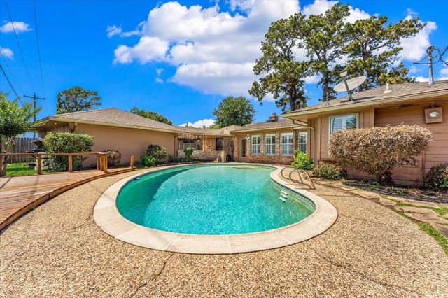 983 W Donovan Street, Houston, TX 77091