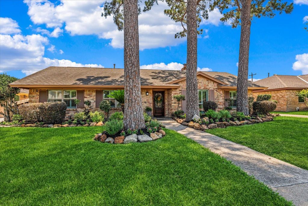983 W Donovan Street, Houston, TX 77091