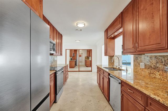 2011 NE 34th Street, Lighthouse Point, FL 33064