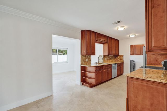 2011 NE 34th Street, Lighthouse Point, FL 33064