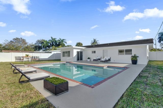 2011 NE 34th Street, Lighthouse Point, FL 33064