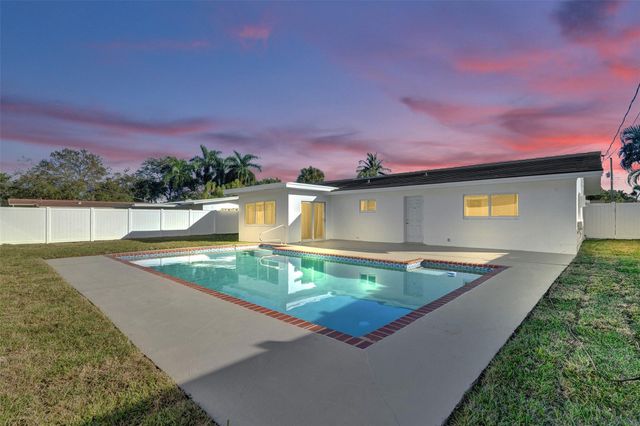 2011 NE 34th Street, Lighthouse Point, FL 33064